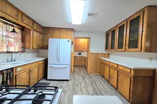 607 S Main St, Dayton, TX 77535 - Photo 9