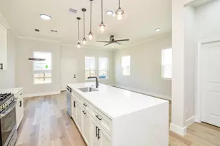 846 Lucky St, Houston, TX 77088 - Photo 7