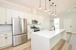 846 Lucky St, Houston, TX 77088 - Photo 5