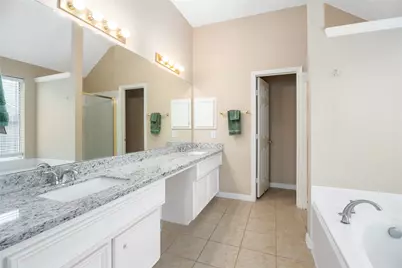 2215 Waters Edge Lane, League City, TX 77573 - Photo 19