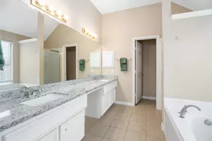 2215 Waters Edge Ln, League City, TX 77573 - Photo 19