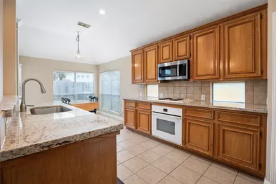 2215 Waters Edge Lane, League City, TX 77573 - Photo 11