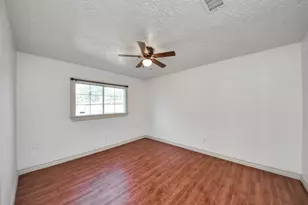 12035 W Marsham Cir, Houston, TX 77066 - Photo 9