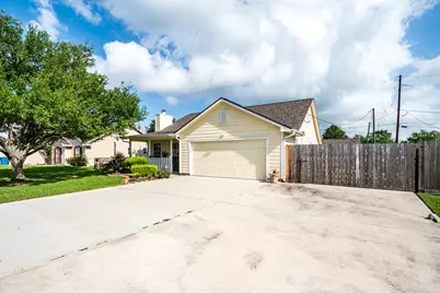 1311 Alpha Lane, Crosby, TX 77532 - Photo 3