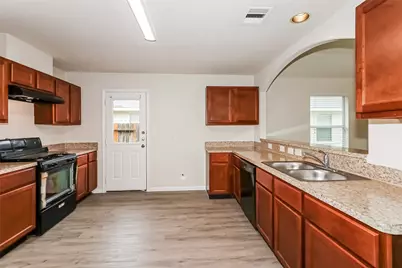 5438 Latta Plantation Drive, Katy, TX 77449 - Photo 3