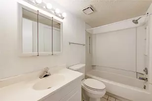 6376 Peacock Hills Dr, Houston, TX 77035 - Photo 19