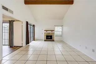 6376 Peacock Hills Dr, Houston, TX 77035 - Photo 11