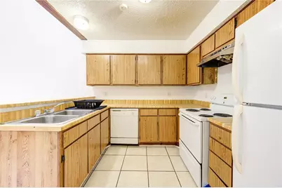 6376 Peacock Hills Drive, Houston, TX 77035 - Photo 15