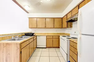 6376 Peacock Hills Dr, Houston, TX 77035 - Photo 15