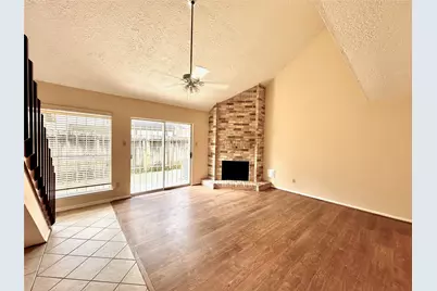 6437 Chatham Island Lane, Houston, TX 77035 - Photo 3