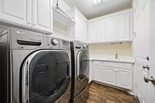 4110 Clover Ridge Ln, Sugar Land, TX 77479 - Photo 15