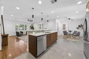 6542 Cindy Ln, Houston, TX 77008 - Photo 11
