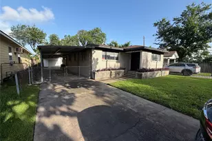 2627 Stevens St, Houston, TX 77026 - Photo 1