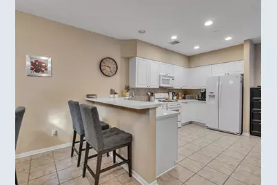 83 Scarlet Woods Court #83, The Woodlands, TX 77380 - Photo 11