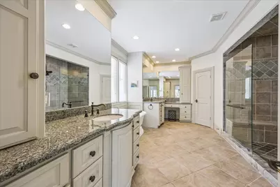 37 Hackberry Lane, Houston, TX 77027 - Photo 13