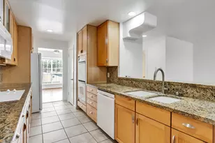 14325 Lost Meadow Ln, Houston, TX 77079 - Photo 9