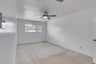 14325 Lost Meadow Ln, Houston, TX 77079 - Photo 15