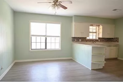 713 Burleson Street, Brenham, TX 77833 - Photo 3