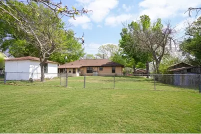 713 Burleson Street, Brenham, TX 77833 - Photo 15