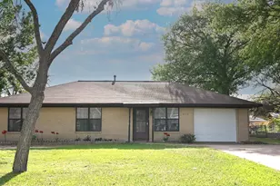 713 Burleson St, Brenham, TX 77833 - Photo 1