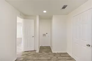 7811 St Louis St, Houston, TX 77028 - Photo 33