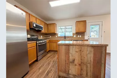 9881 Hyacinth Way, Conroe, TX 77385 - Photo 11