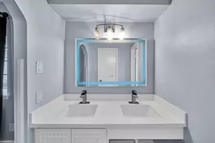 9214 Sharpcrest St, Houston, TX 77036 - Photo 19