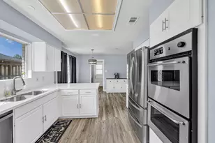 9214 Sharpcrest St, Houston, TX 77036 - Photo 7