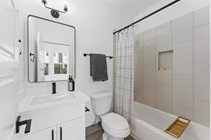 8303 Springwood Crk Ln, Houston, TX 77055 - Photo 7
