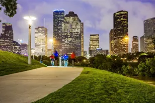8303 Springwood Crk Ln, Houston, TX 77055 - Photo 43