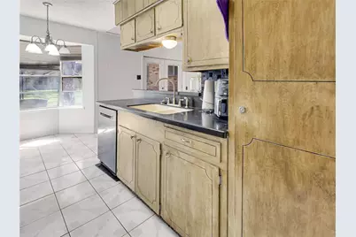 721 Sycamore Street, Lake Jackson, TX 77566 - Photo 13