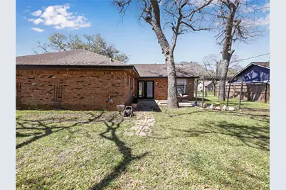 721 Sycamore Street, Lake Jackson, TX 77566 - Photo 27