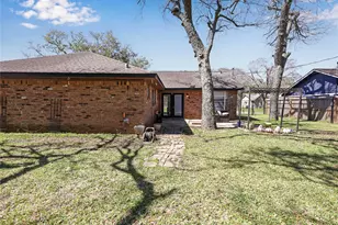 721 Sycamore St, Lake Jackson, TX 77566 - Photo 27