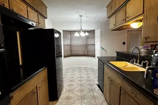 721 Sycamore St, Lake Jackson, TX 77566 - Photo 5