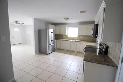 6610 Loma Vista Street #A, Houston, TX 77085 - Photo 9