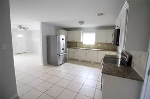 6610 Loma Vista St, Houston, TX 77085 - Photo 9