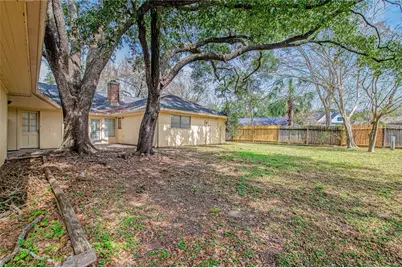 18230 Caprice Lane, Houston, TX 77058 - Photo 37