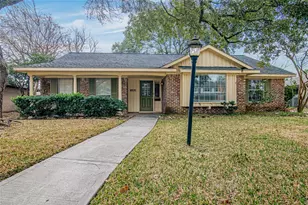 18230 Caprice Ln, Houston, TX 77058 - Photo 39