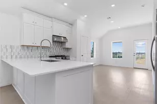 27531 Sunterra Village Dr, Katy, TX 77493 - Photo 9
