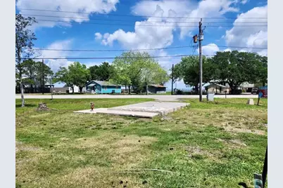 4828 W Bayshore Drive, Bacliff, TX 77518 - Photo 9