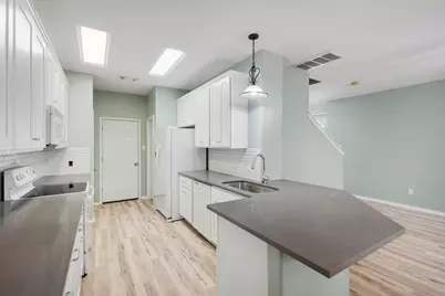 98 E Stedhill Loop, The Woodlands, TX 77384 - Photo 13