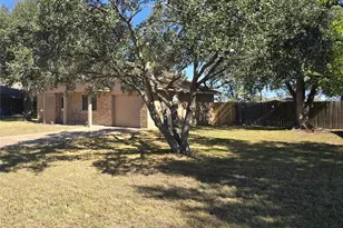1930 5th St, Hempstead, TX 77445 - Photo 3