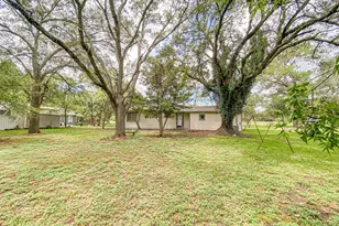 3815 Commerce St, Damon, TX 77430 - Photo 7