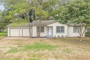 3815 Commerce St, Damon, TX 77430 - Photo 5