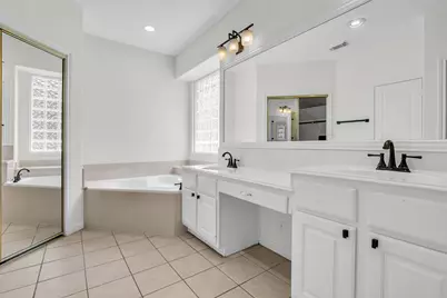79 W Shale Creek Circle, The Woodlands, TX 77382 - Photo 27