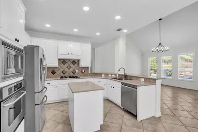 79 W Shale Creek Circle, The Woodlands, TX 77382 - Photo 13