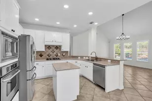 79 W Shale Creek Cir, The Woodlands, TX 77382 - Photo 13
