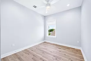 12835 E Conquistador Dr, Galveston, TX 77554 - Photo 27
