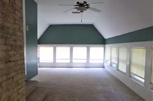 300 S Summit St, Weimar, TX 78962 - Photo 25