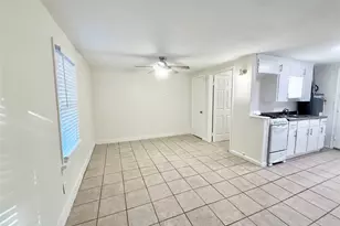 2714 Carrolton St, Houston, TX 77023 - Photo 3